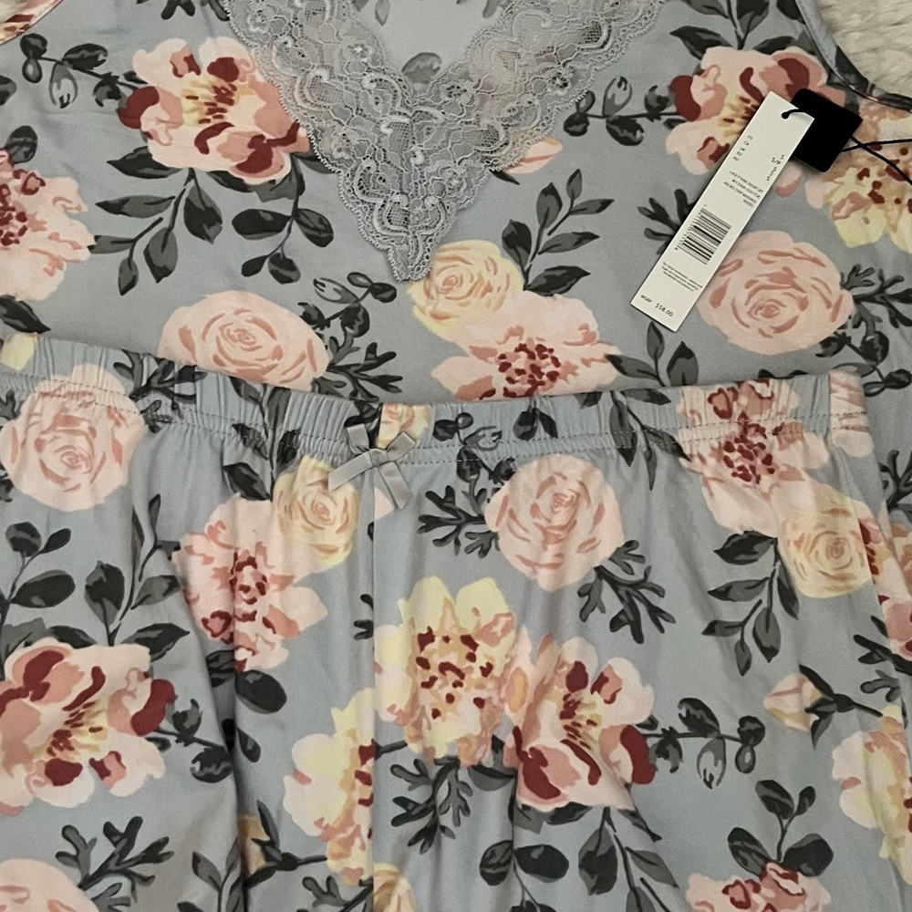 Tahari Gray Floral Lace Pajamas..NWT